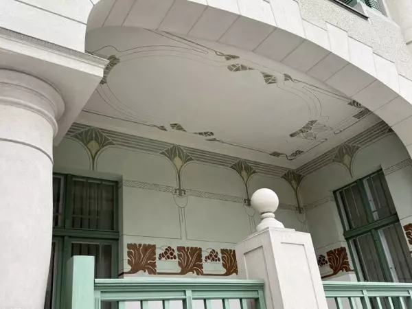 Secesyjne polichromie tarasu Willi Steinbacha