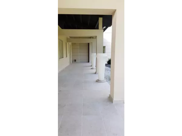 patio beżowa płytka