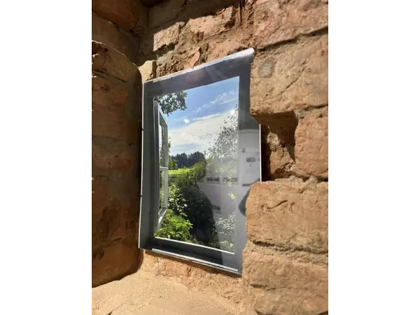 Detal architektoniczny tradycyjnego budownictwa olęderskiego, wystawa w Poznaniu