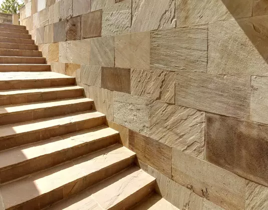 schody z piaskowca indyjskiego