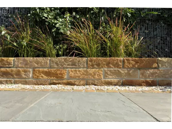 Faktura płyty tarasowej z piaskowca Autumn Grey o grubości 3 cm  zbliżenie na strukturę kwarcytową