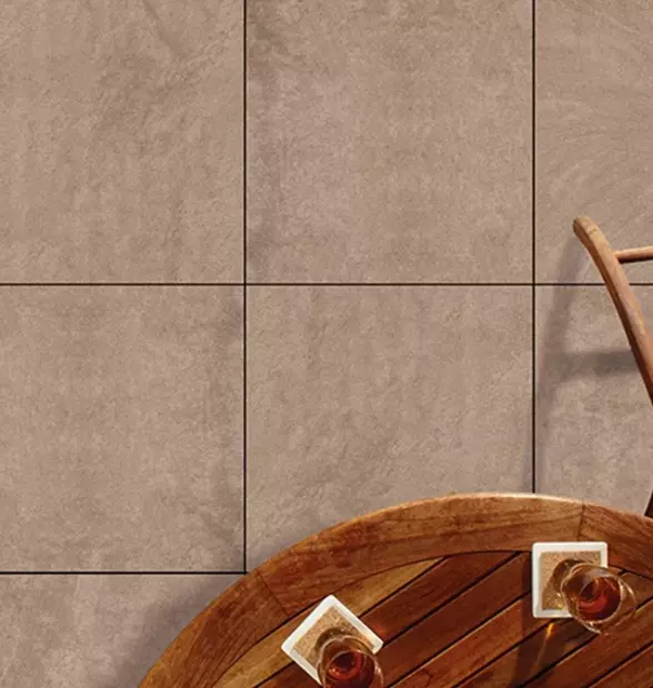 Płytka imitująca naturalny piaskowiec o brązowej barwie