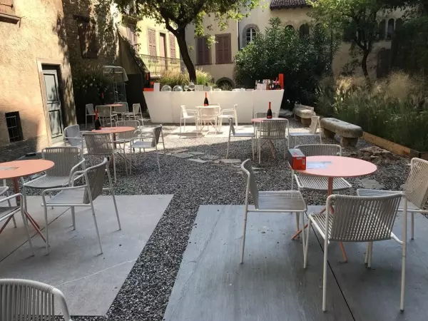 Zielony taras miejski jako miejsce relaksu i spotkań