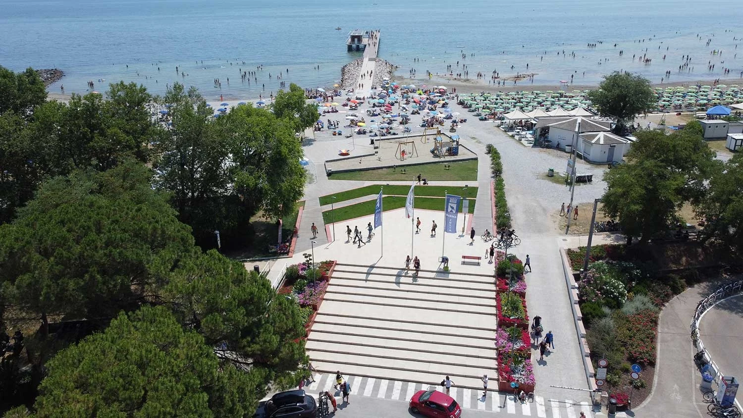 Schody zewnętrzne w przestrzeni miejskiej