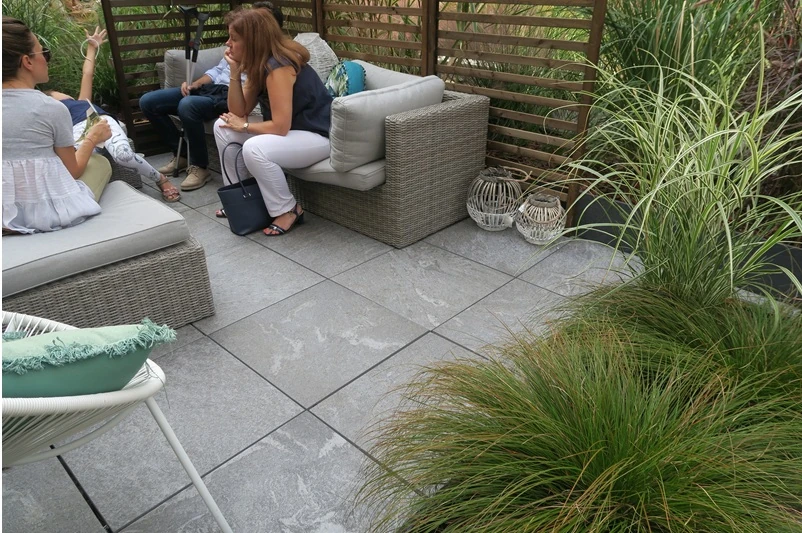 Strefa zieleni na placu miejskim