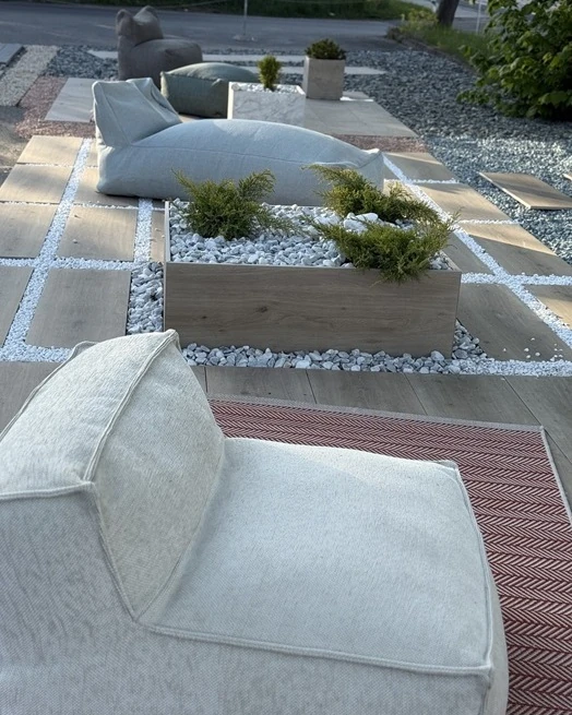 Ekspozycja salonu zewnętrzna